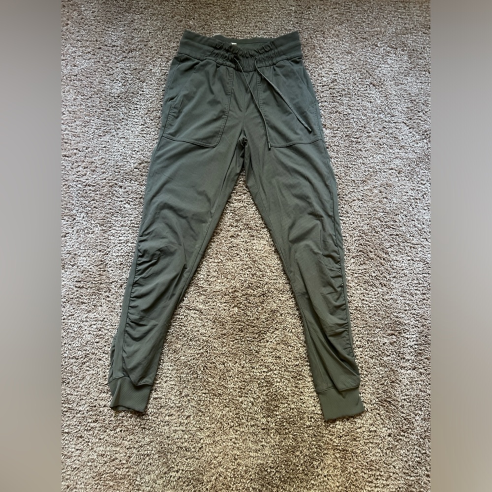 Lululemon joggers